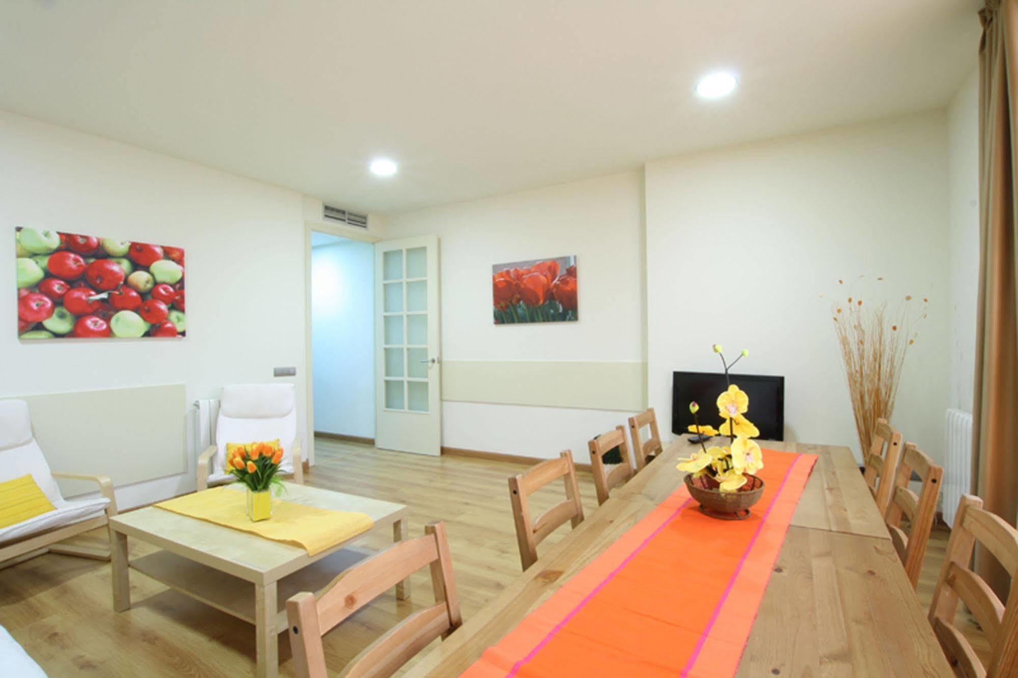 Barcelona Sants Station Apartments Ngoại thất bức ảnh